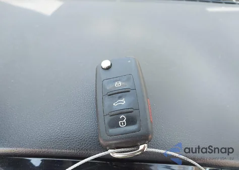 2012 Volkswagen Beetle 2.5L z USA, uszkodzony, nr VIN 3VWJX7AT6CM665162